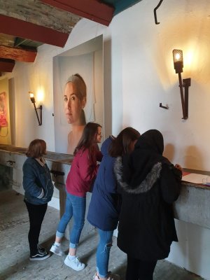 Students VMBO HET KWADRANT visiting Used exhibition at KS 20190417 (9)